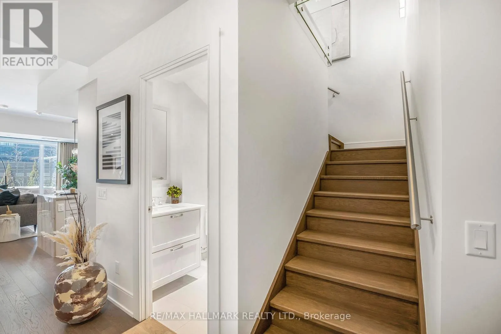 516 - 480 FRONT STREET W