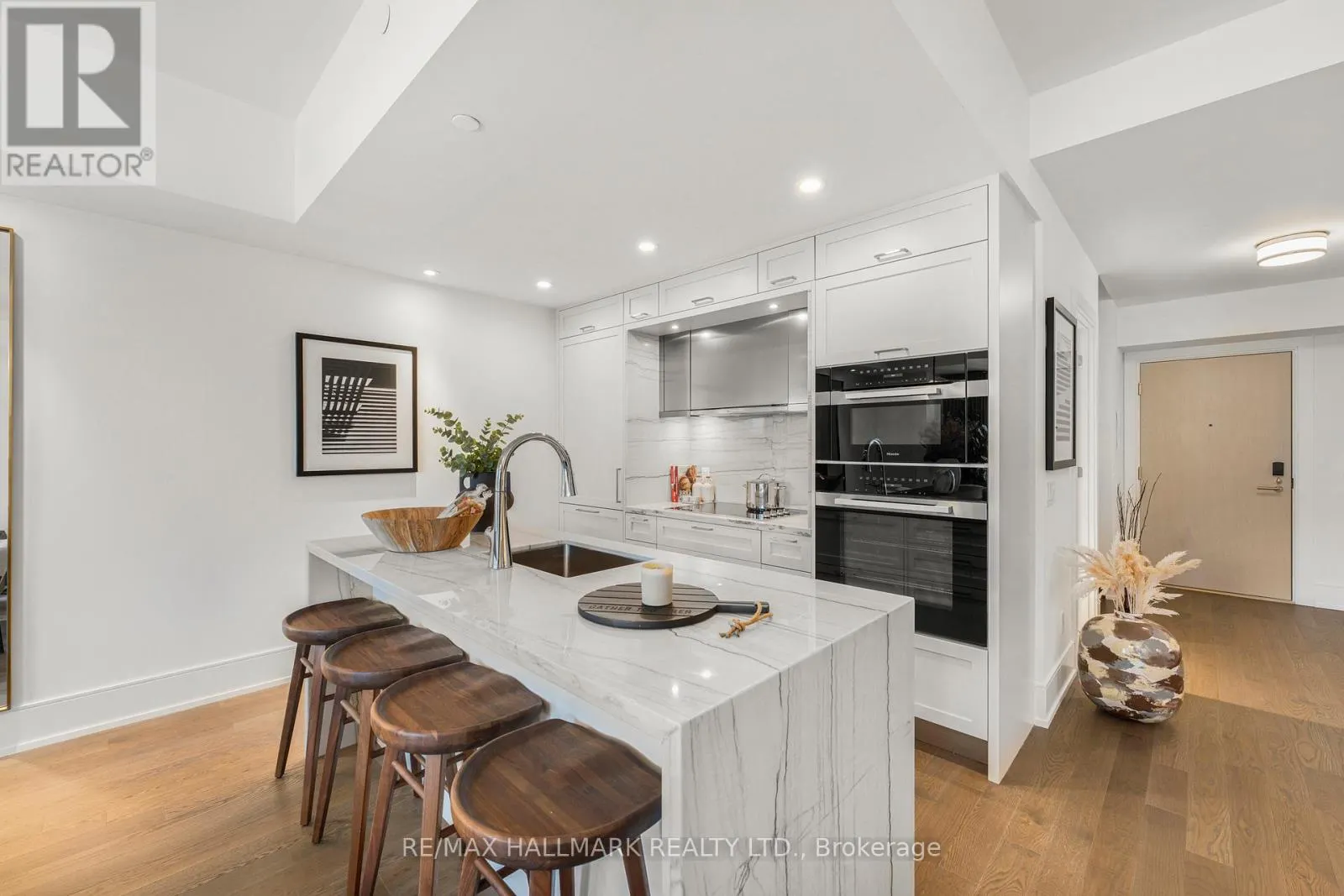 516 - 480 FRONT STREET W