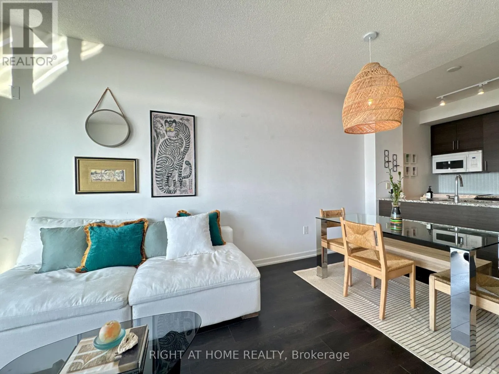 2109 - 70 FOREST MANOR ROAD