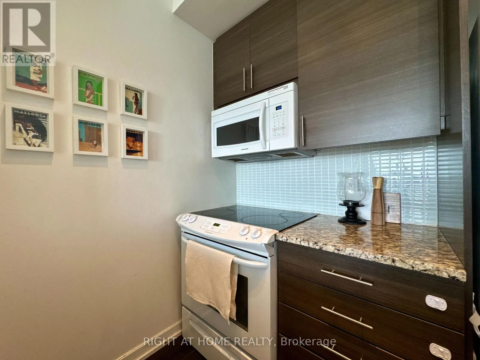 2109 - 70 FOREST MANOR ROAD