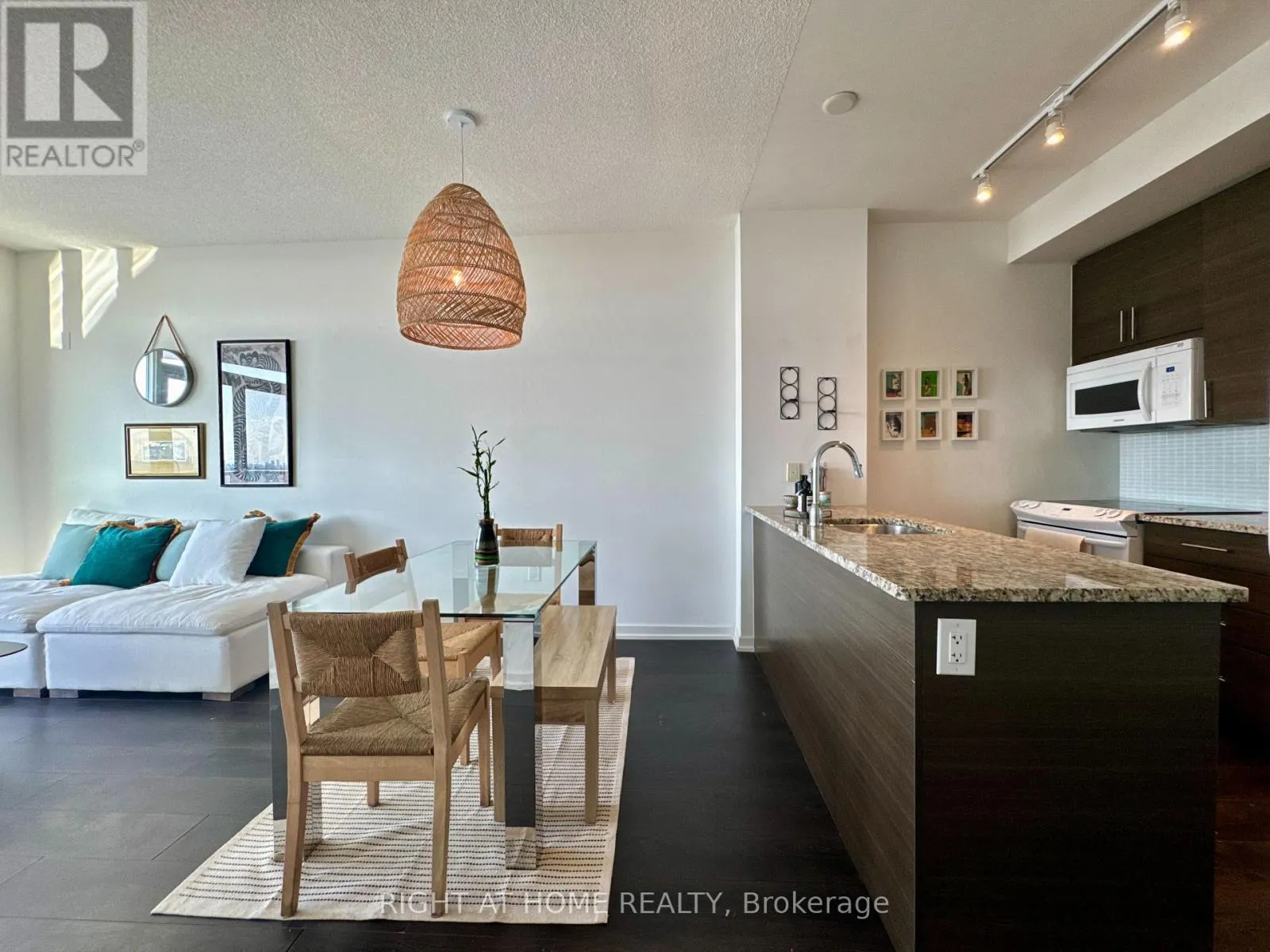 2109 - 70 FOREST MANOR ROAD