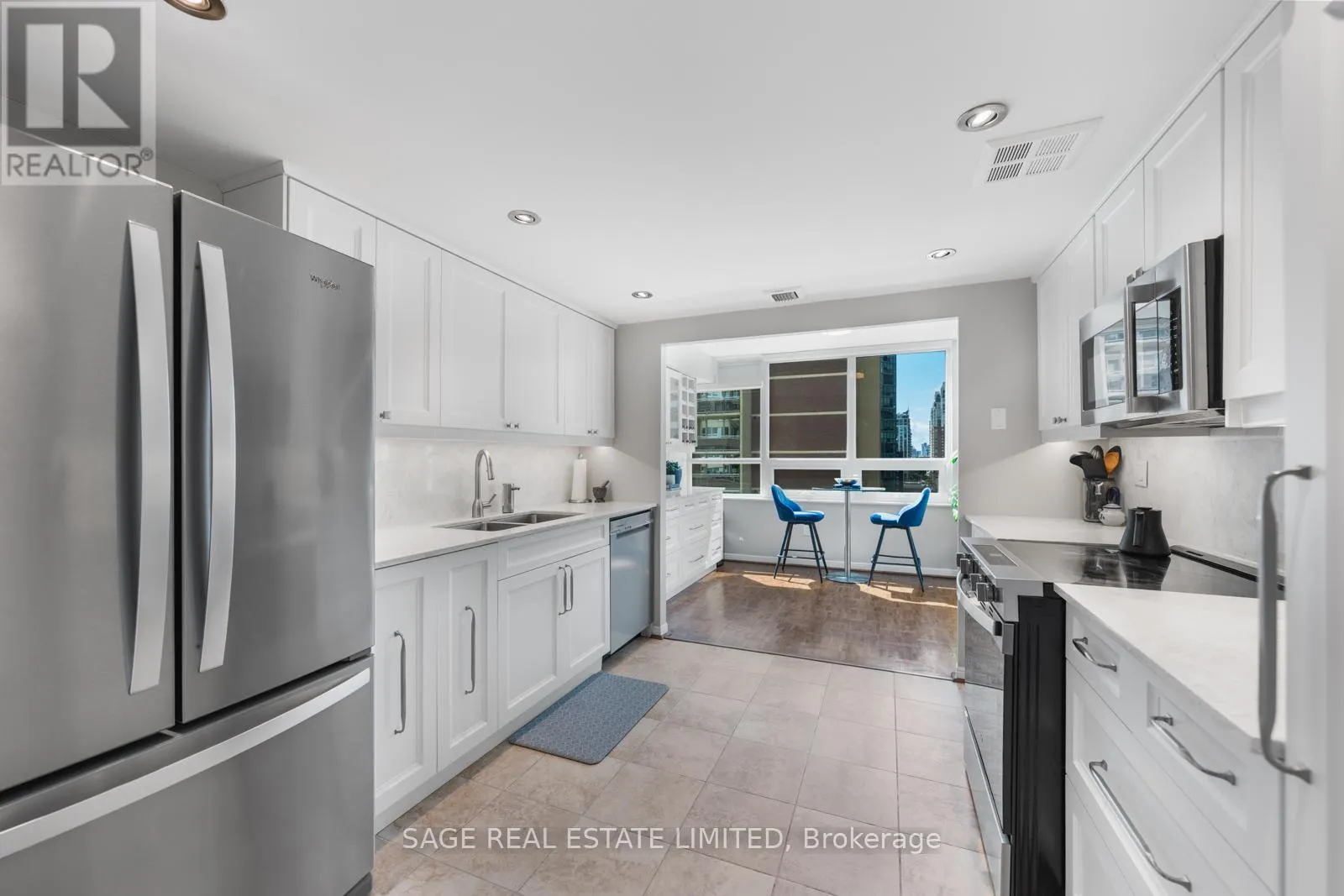 1206 - 71 CHARLES STREET E