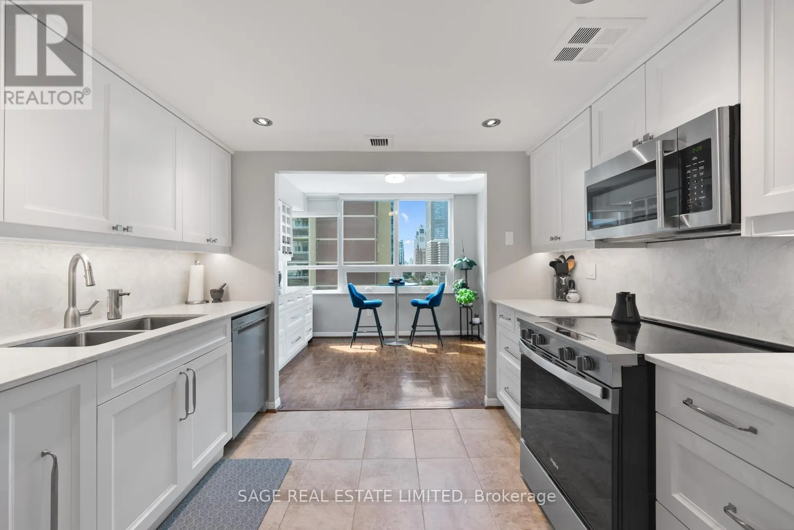 1206 - 71 CHARLES STREET E