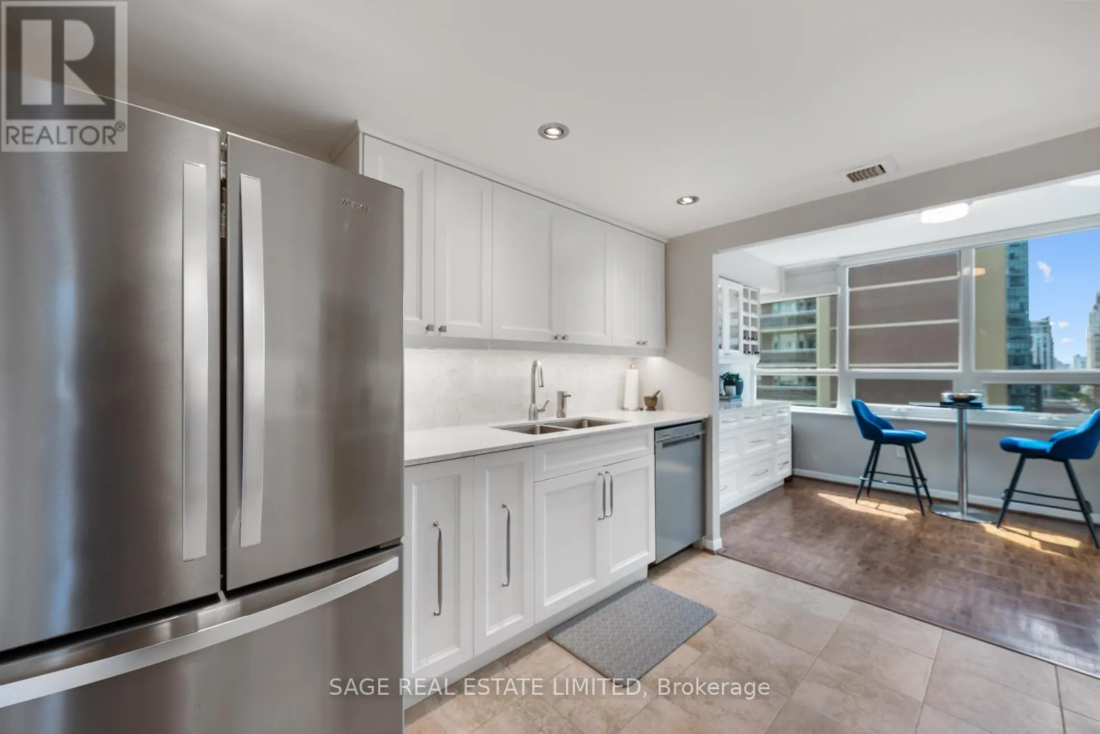 1206 - 71 CHARLES STREET E