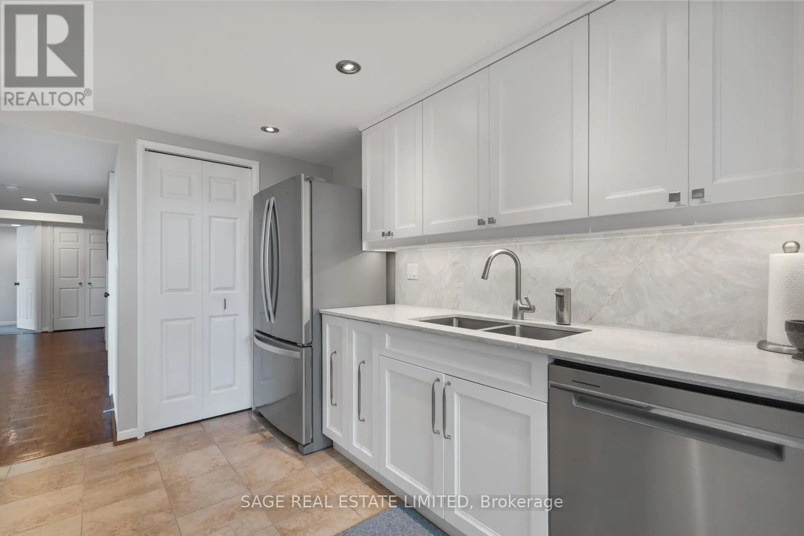 1206 - 71 CHARLES STREET E