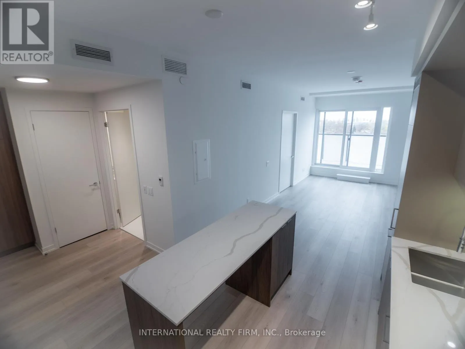 607 - 863 ST CLAIR AVENUE W