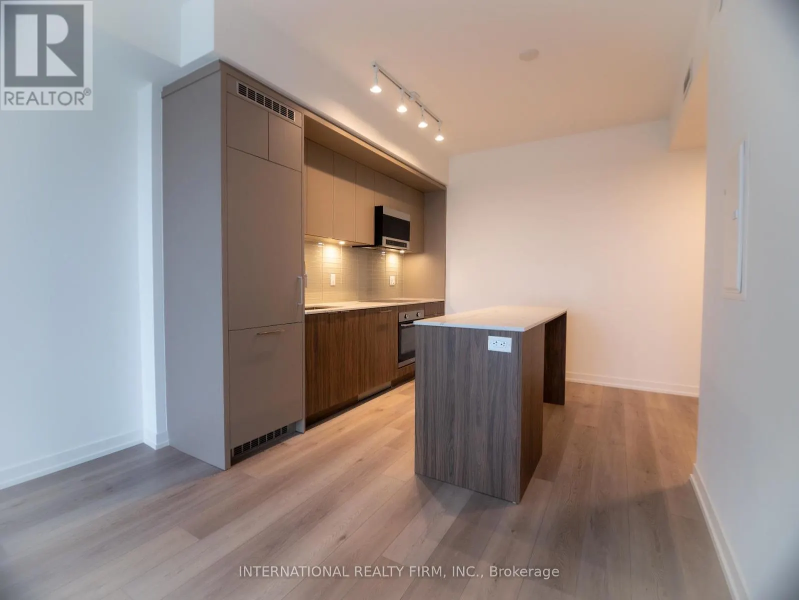 607 - 863 ST CLAIR AVENUE W