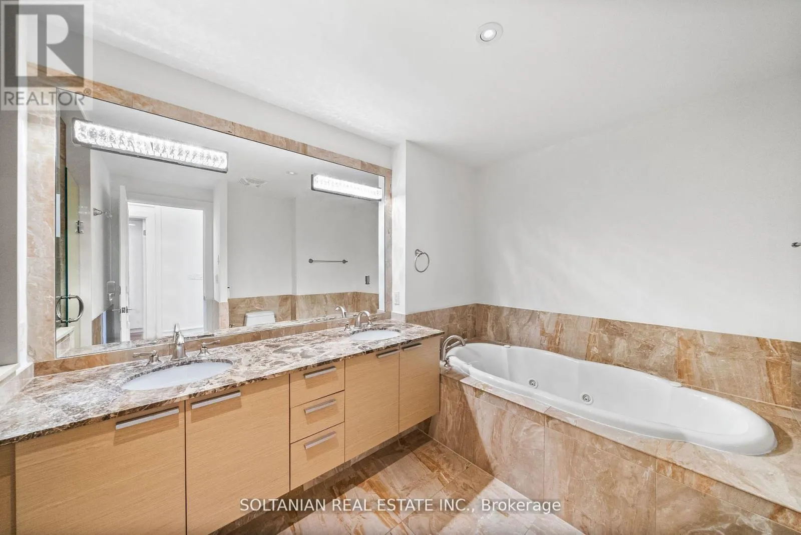 LPH3 - 660 SHEPPARD AVENUE E