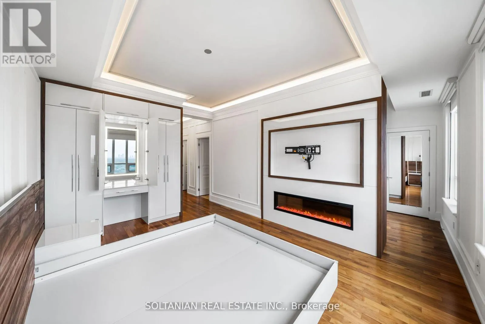 LPH3 - 660 SHEPPARD AVENUE E