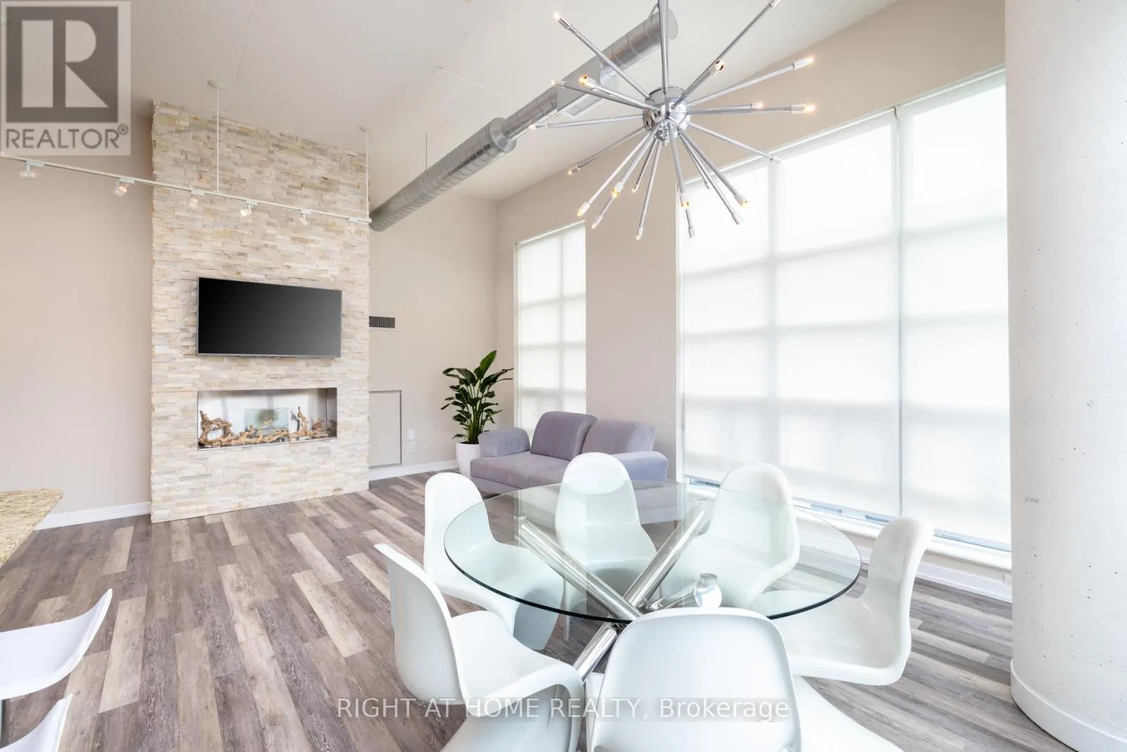 306 - 380 MACPHERSON AVENUE