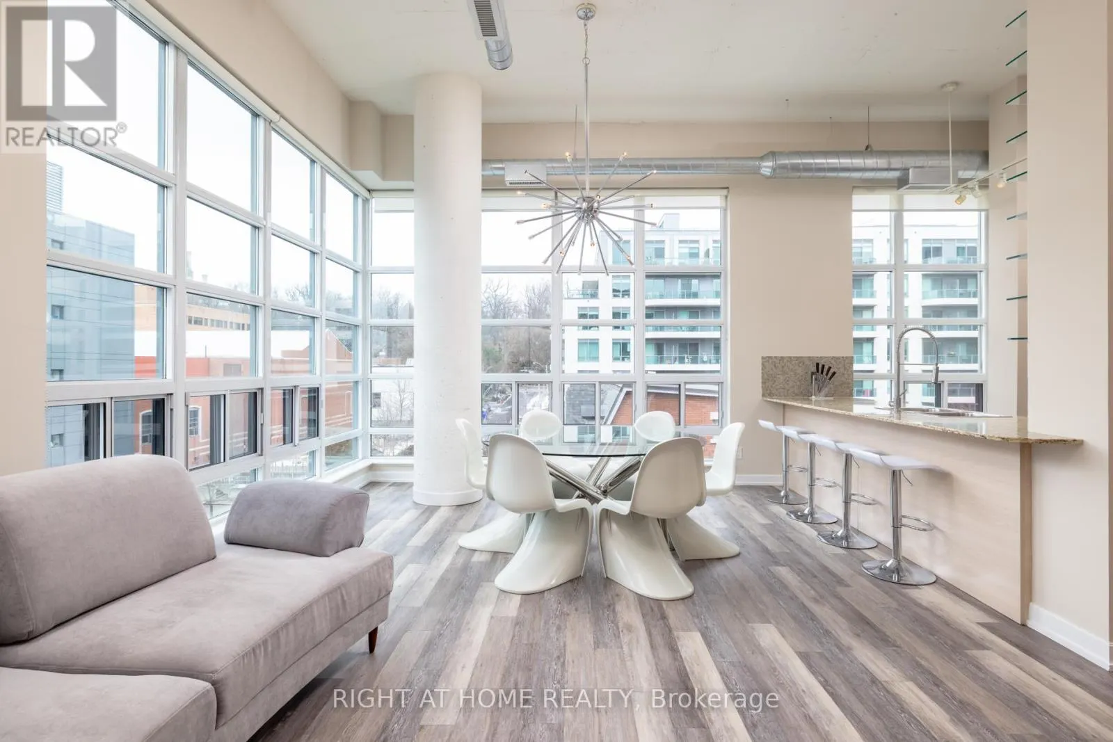 306 - 380 MACPHERSON AVENUE