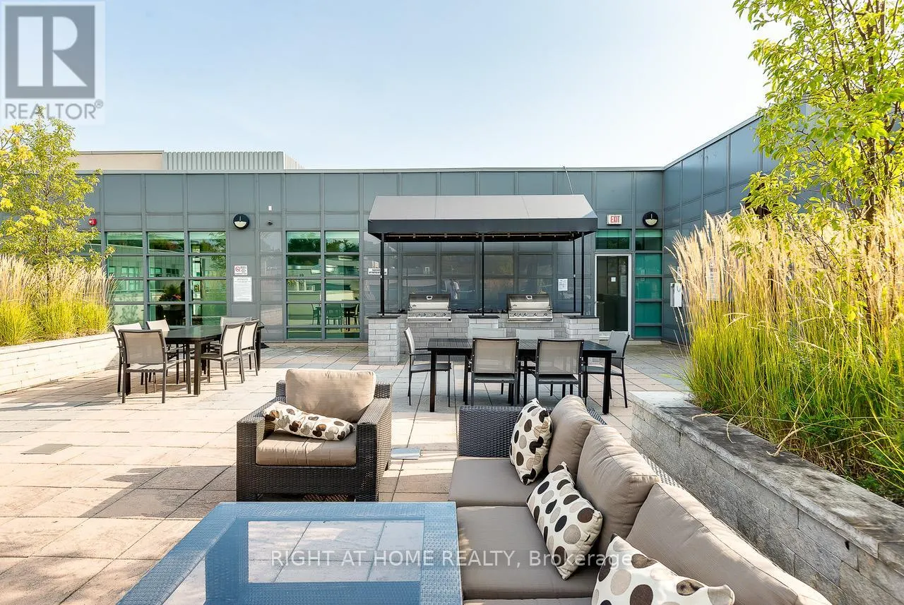 306 - 380 MACPHERSON AVENUE