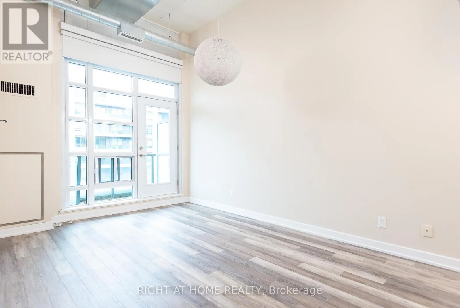 306 - 380 MACPHERSON AVENUE