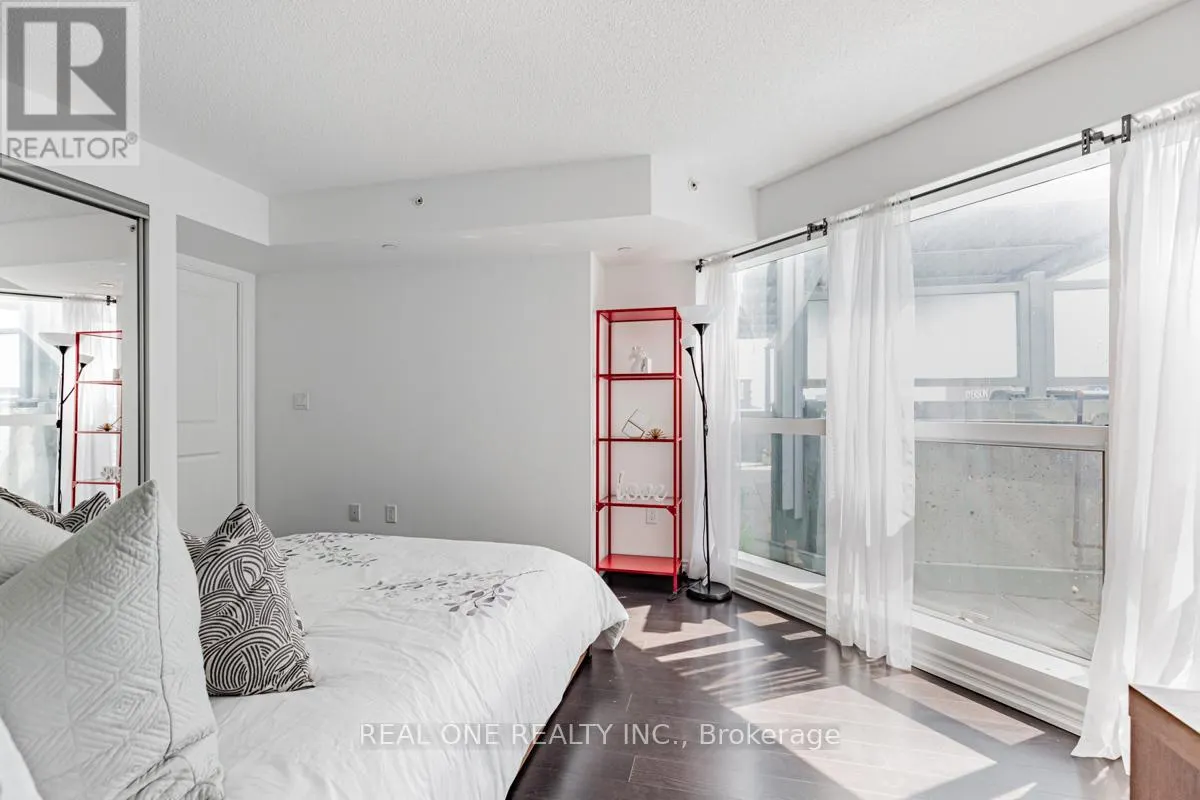 1408 - 386 YONGE STREET