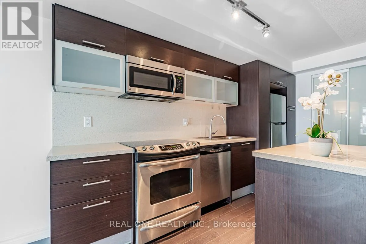 1408 - 386 YONGE STREET