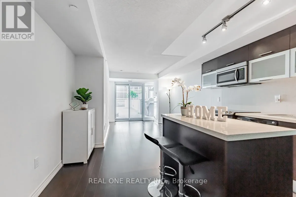 1408 - 386 YONGE STREET