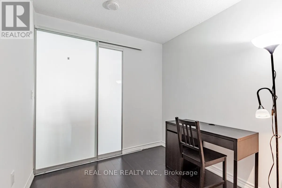 1408 - 386 YONGE STREET