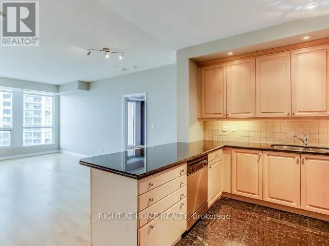 2307 - 628 FLEET STREET