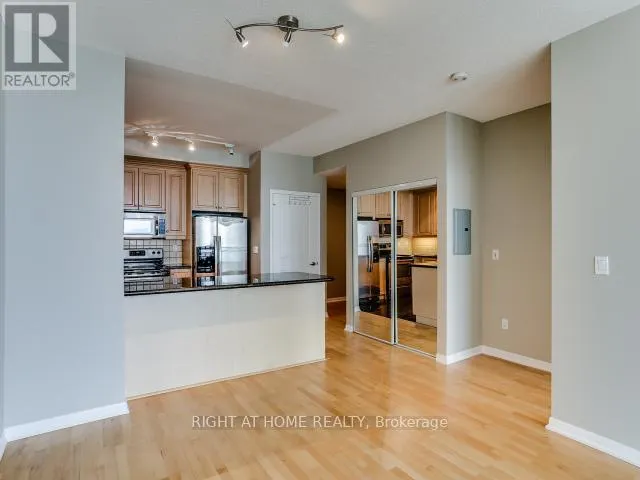 2307 - 628 FLEET STREET