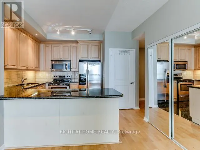 2307 - 628 FLEET STREET