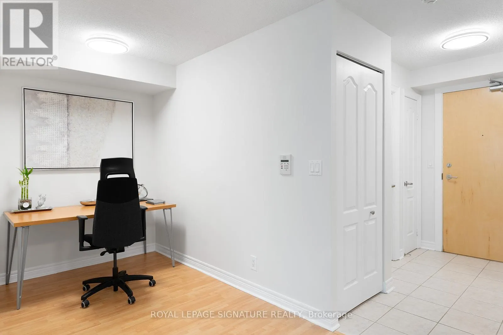 605 - 212 EGLINTON AVENUE E