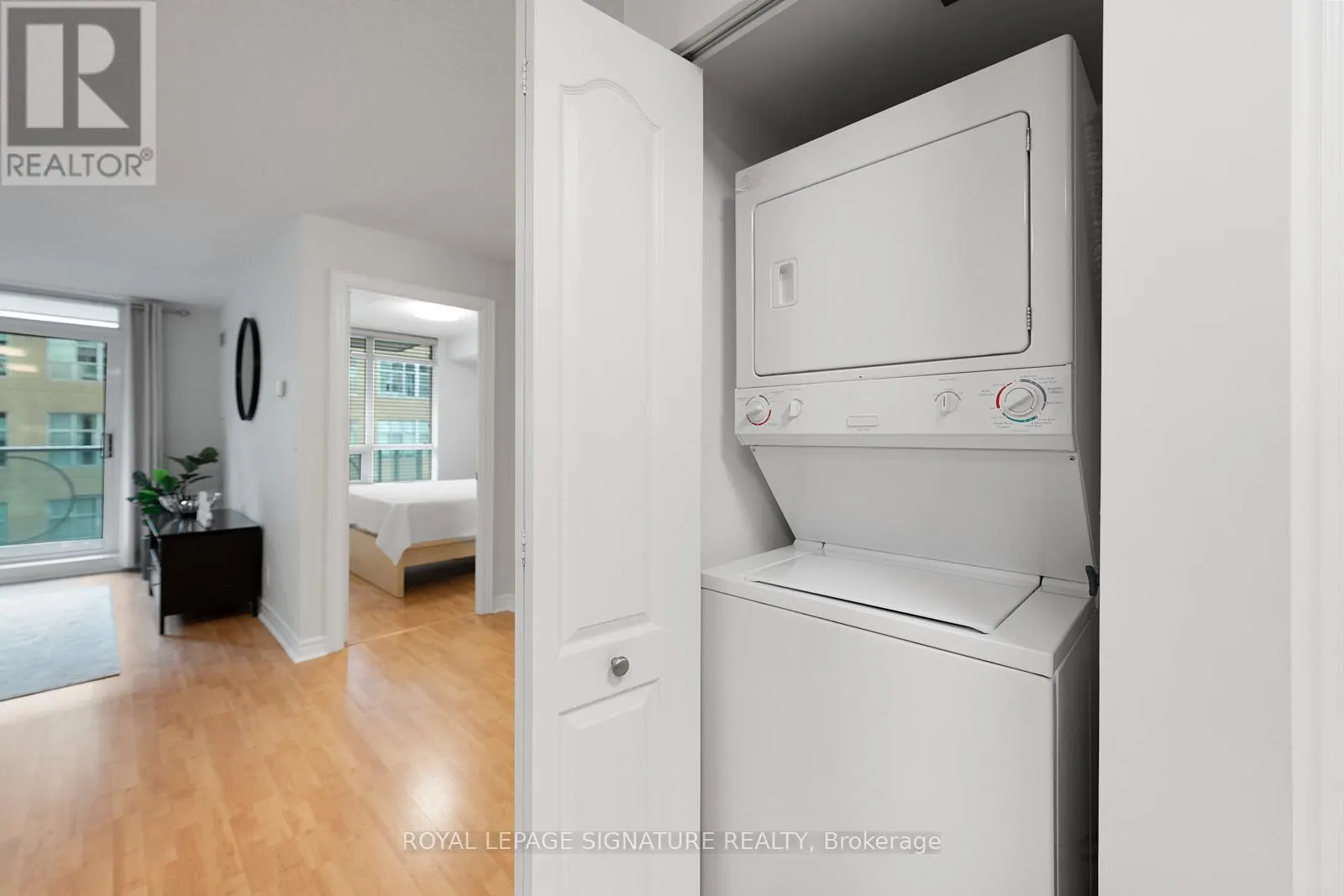 605 - 212 EGLINTON AVENUE E