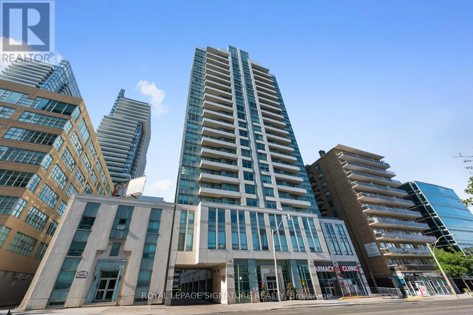 605 - 212 EGLINTON AVENUE E