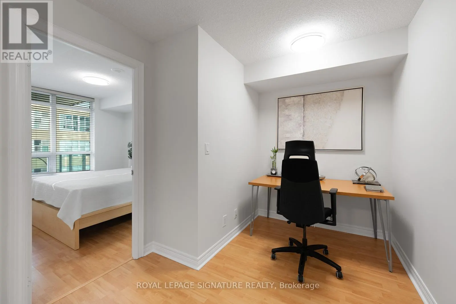 605 - 212 EGLINTON AVENUE E