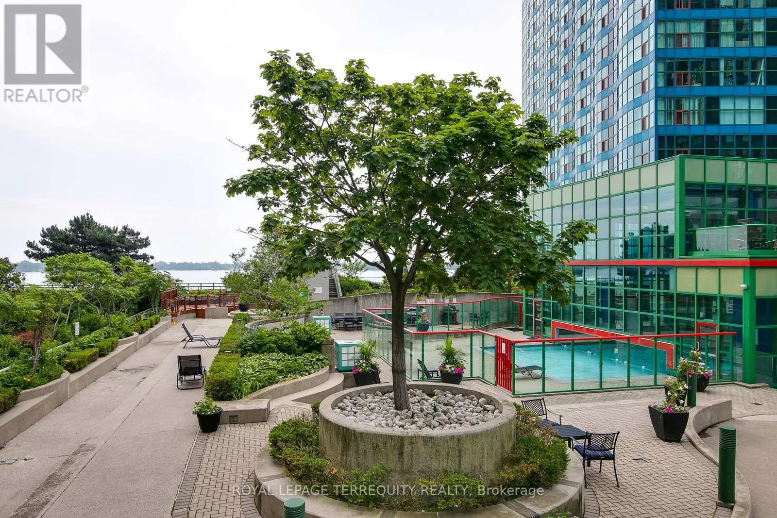 2707 - 77 HARBOUR SQUARE