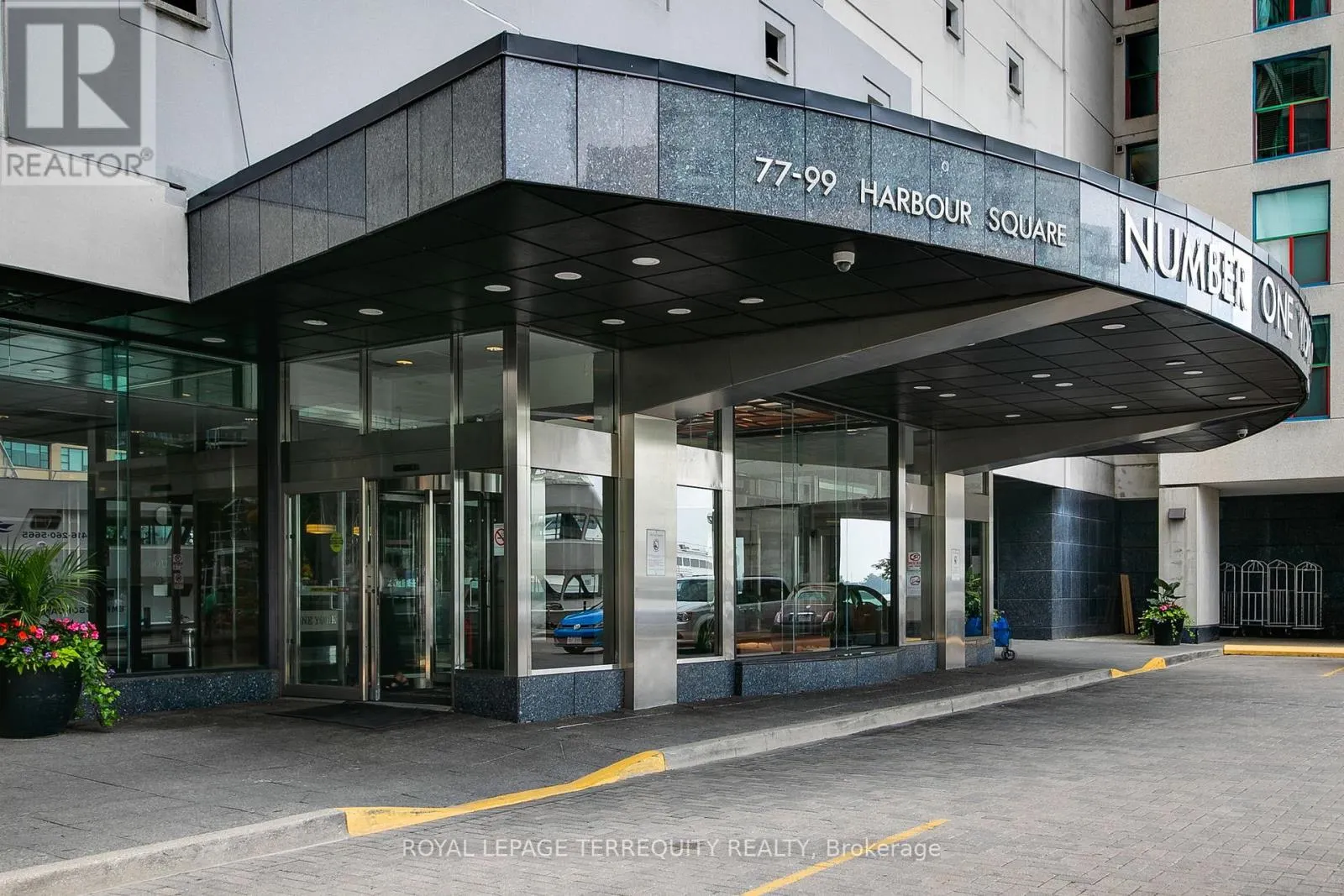 2707 - 77 HARBOUR SQUARE
