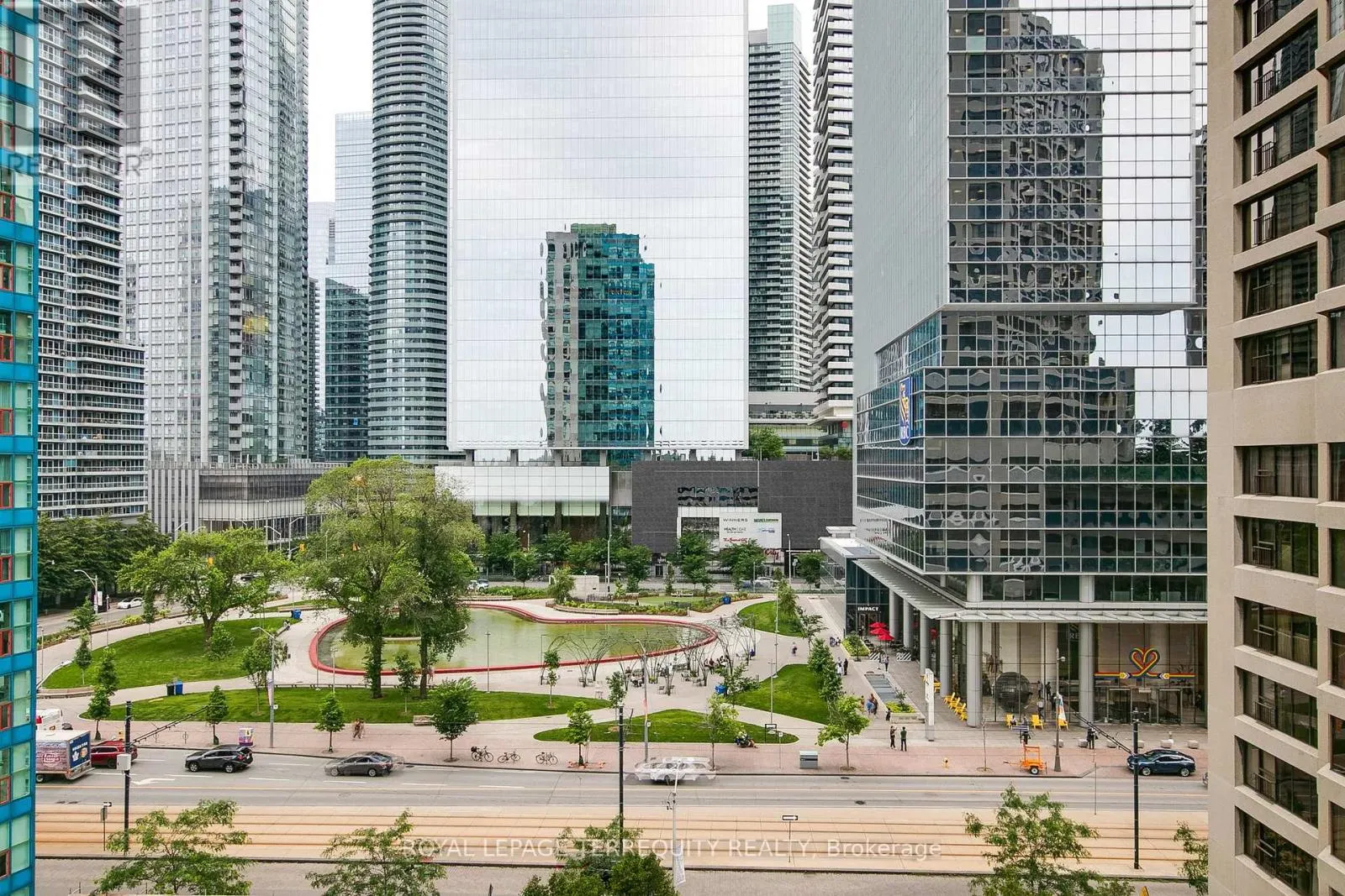 2707 - 77 HARBOUR SQUARE