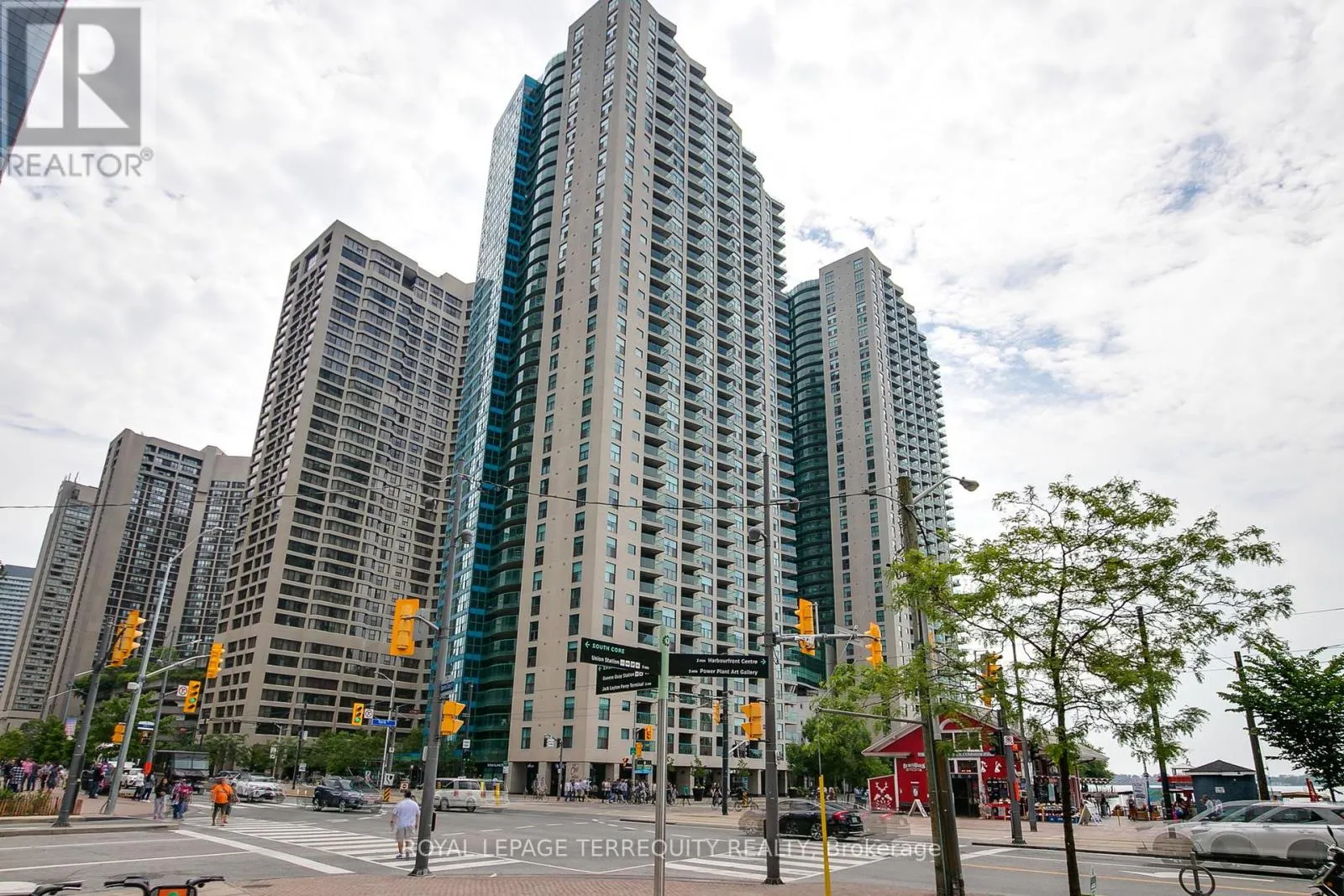 2707 - 77 HARBOUR SQUARE