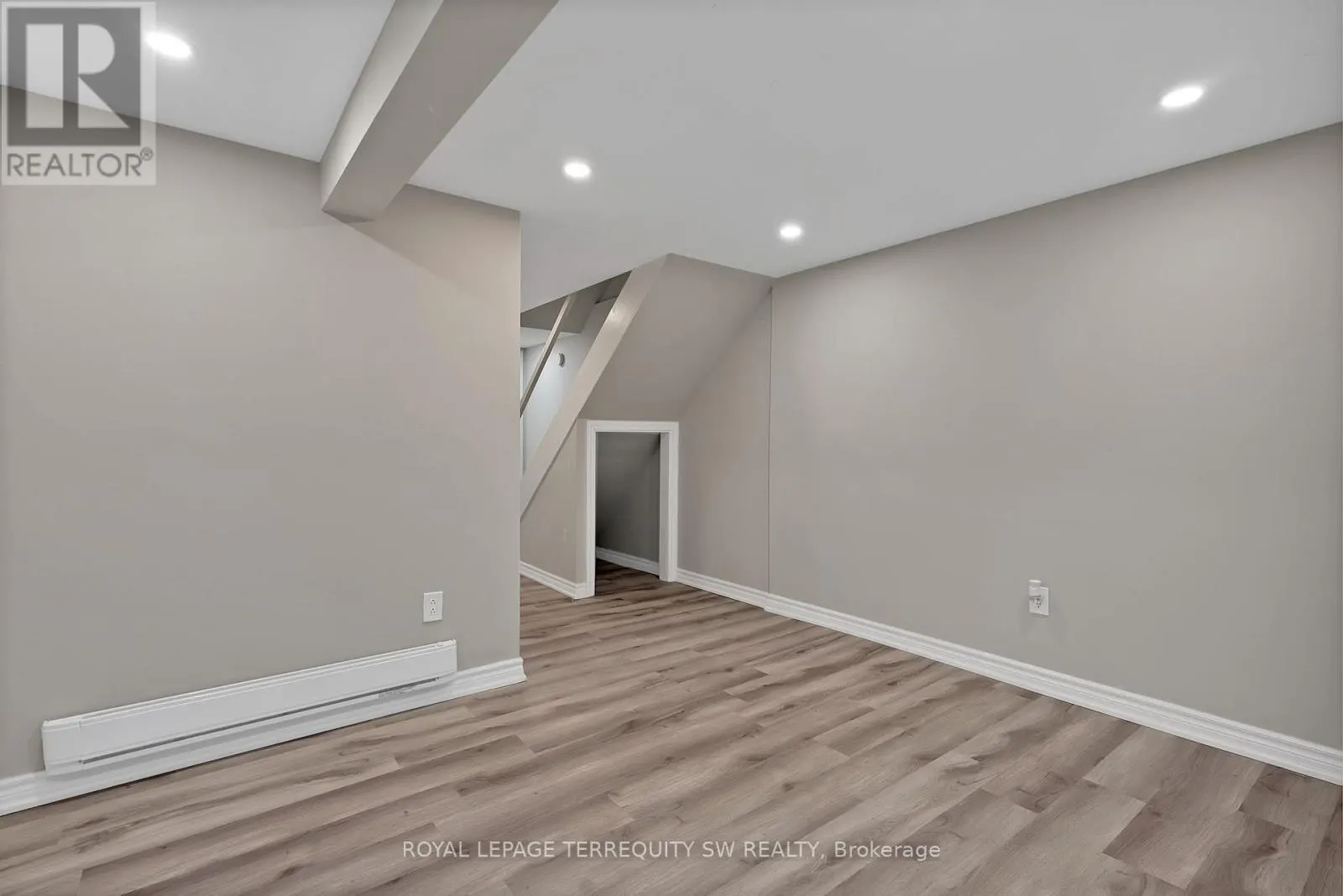 158 WOODY VINE WAY