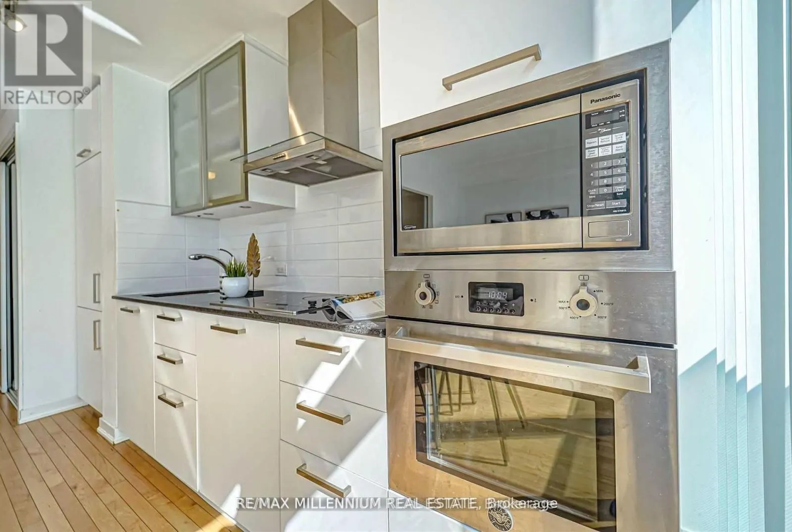3612 - 14 YORK STREET