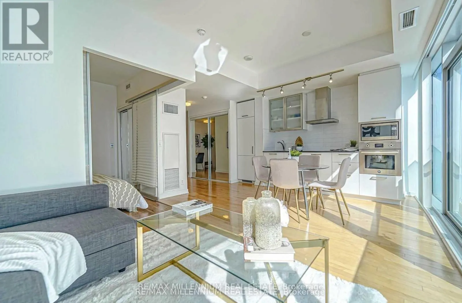 3612 - 14 YORK STREET