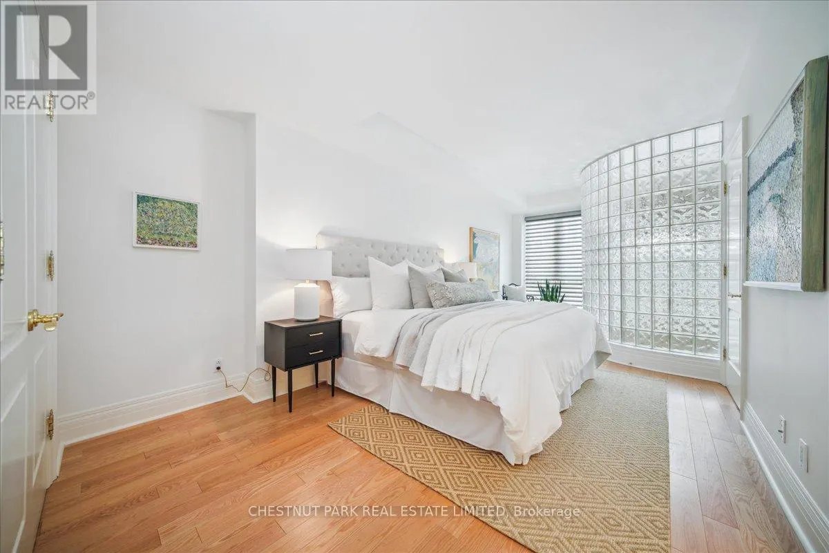 203 - 33 DELISLE AVENUE