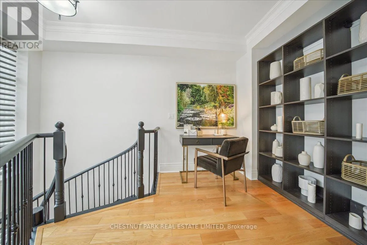203 - 33 DELISLE AVENUE