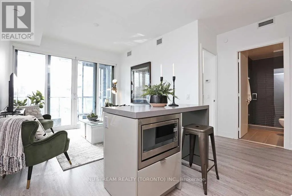 1712 - 7 GRENVILLE STREET