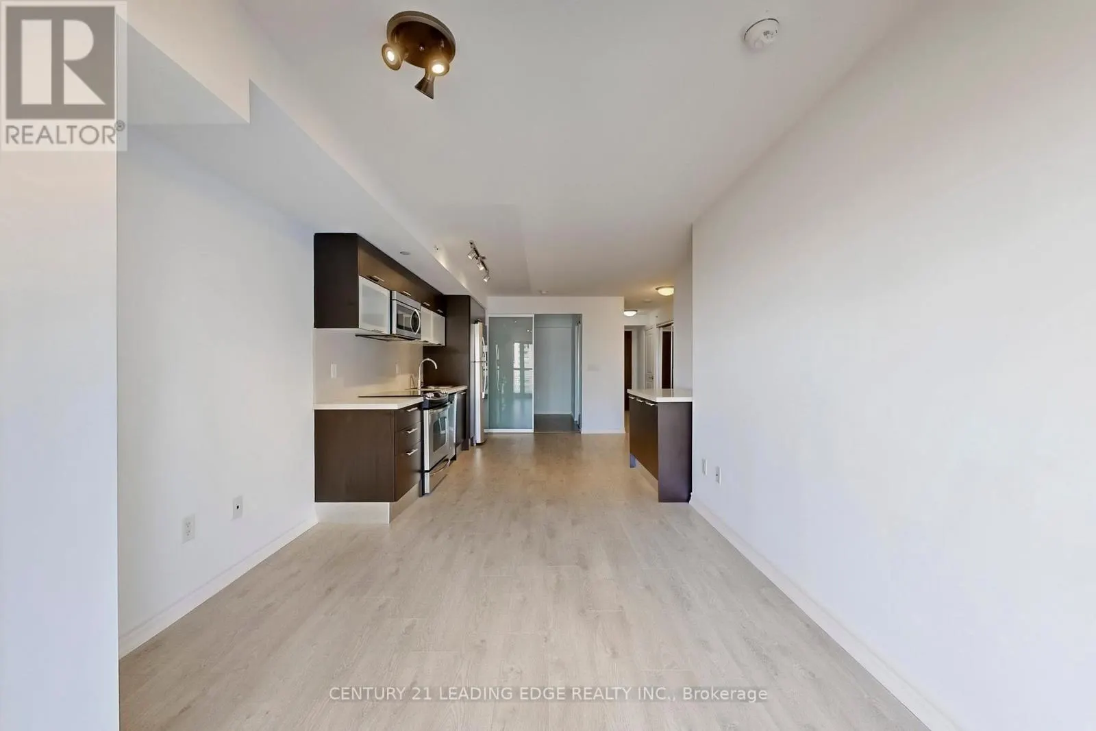 1904 - 386 YONGE STREET