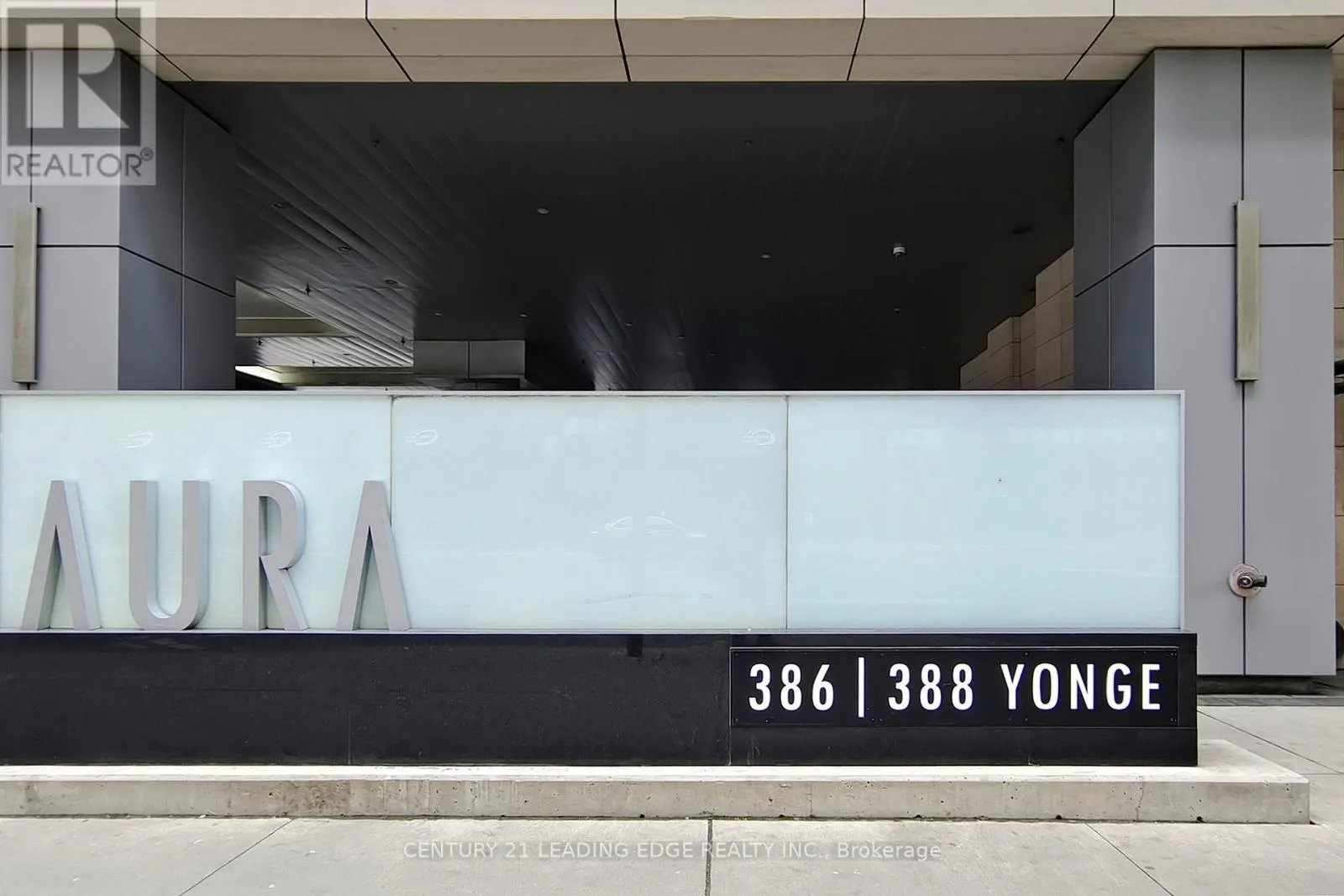 1904 - 386 YONGE STREET