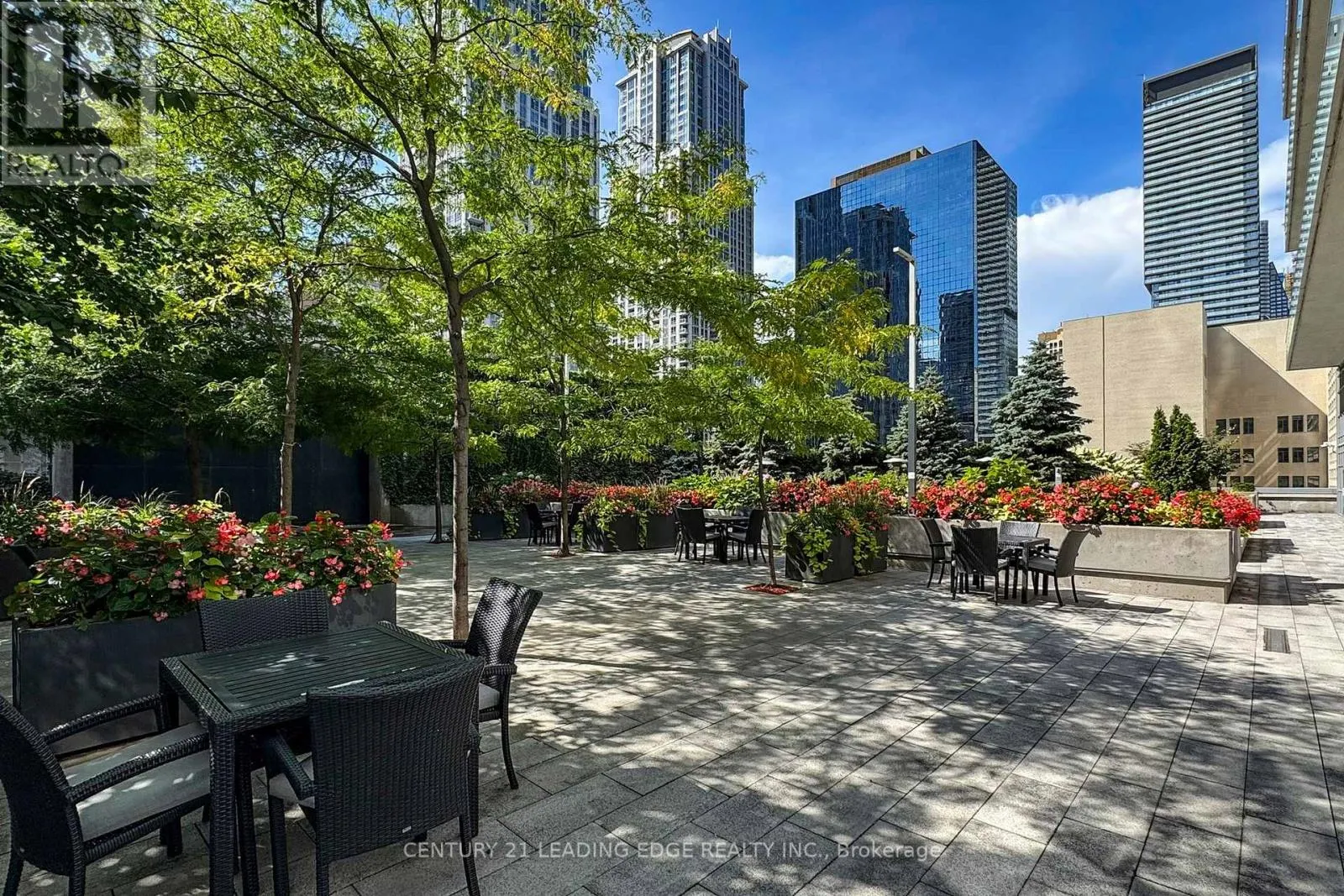1904 - 386 YONGE STREET
