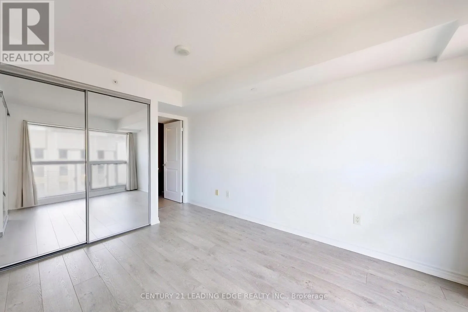 1904 - 386 YONGE STREET