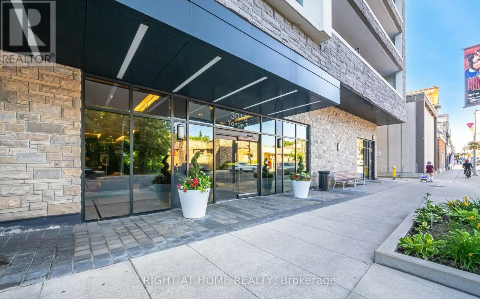 1116 - 3018 YONGE STREET