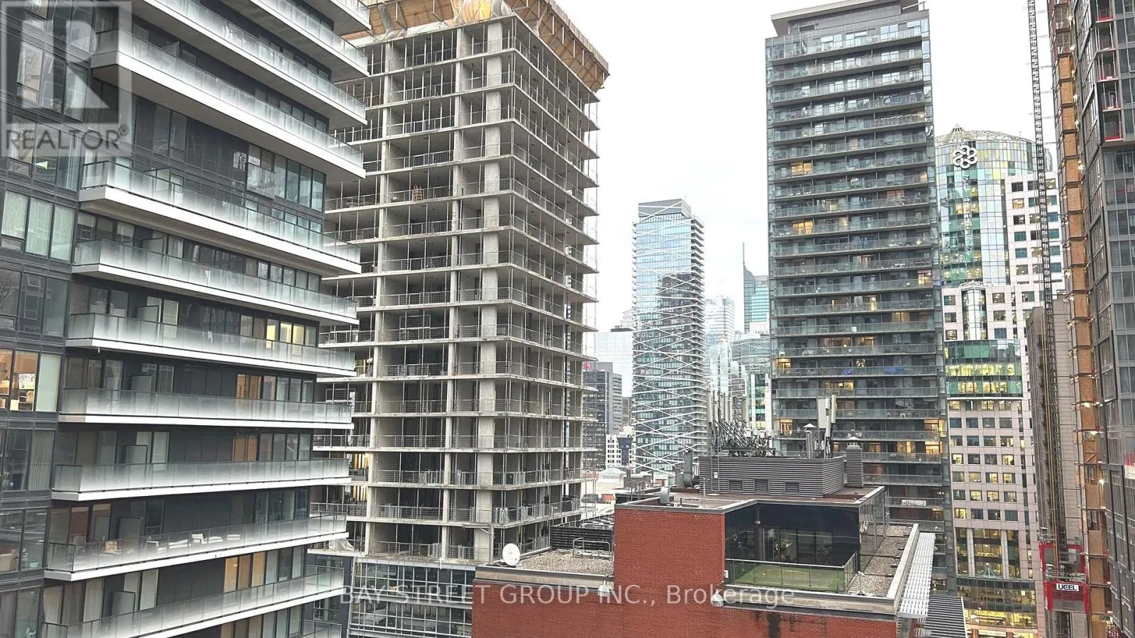 1602 - 115 BLUE JAYS WAY