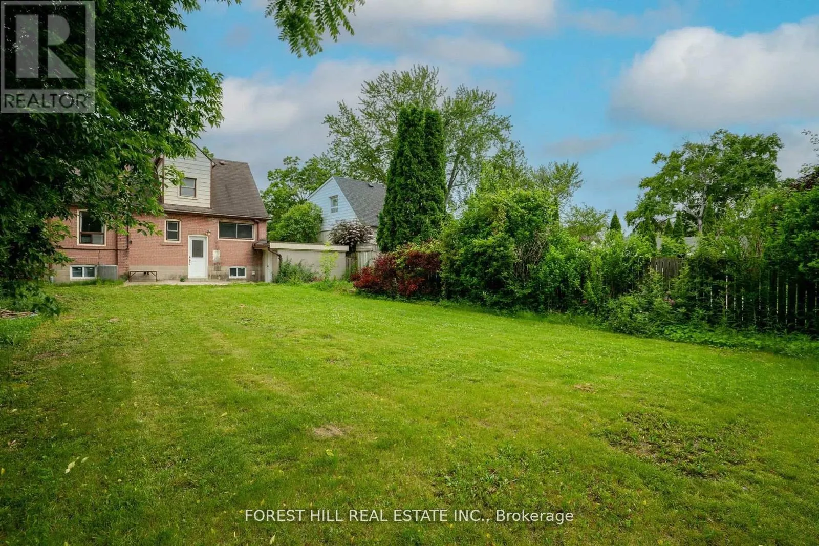 160 PLEASANT AVENUE