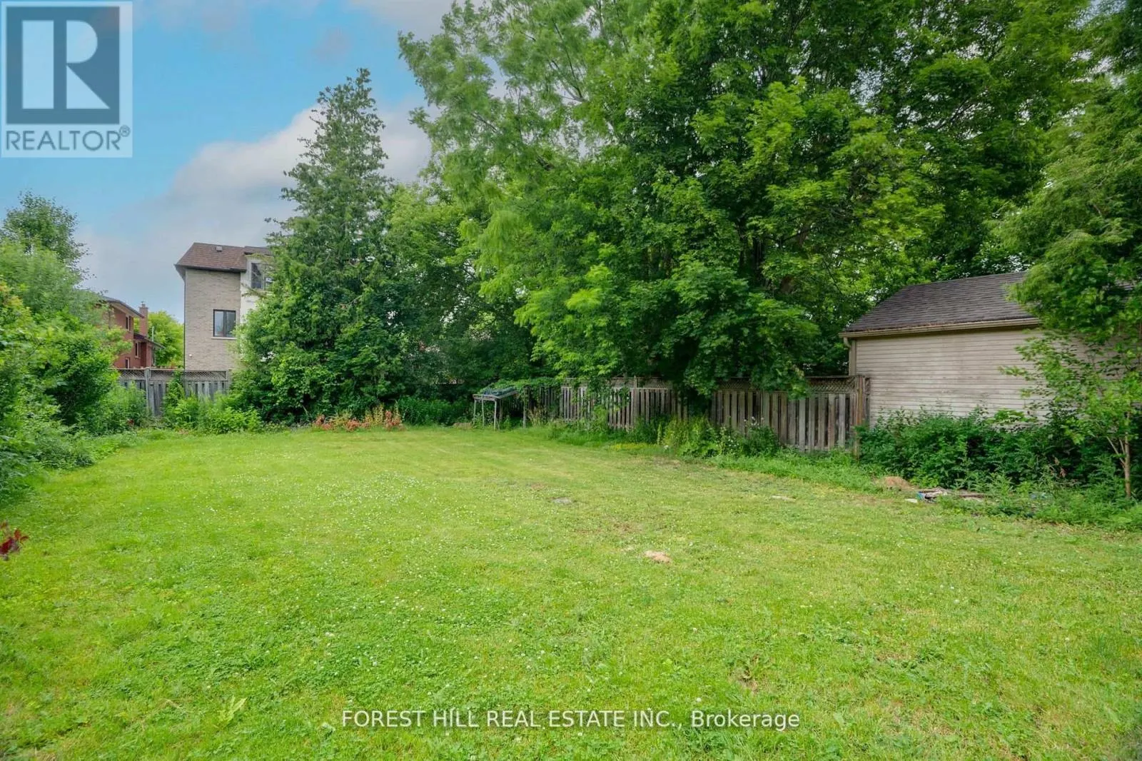 160 PLEASANT AVENUE