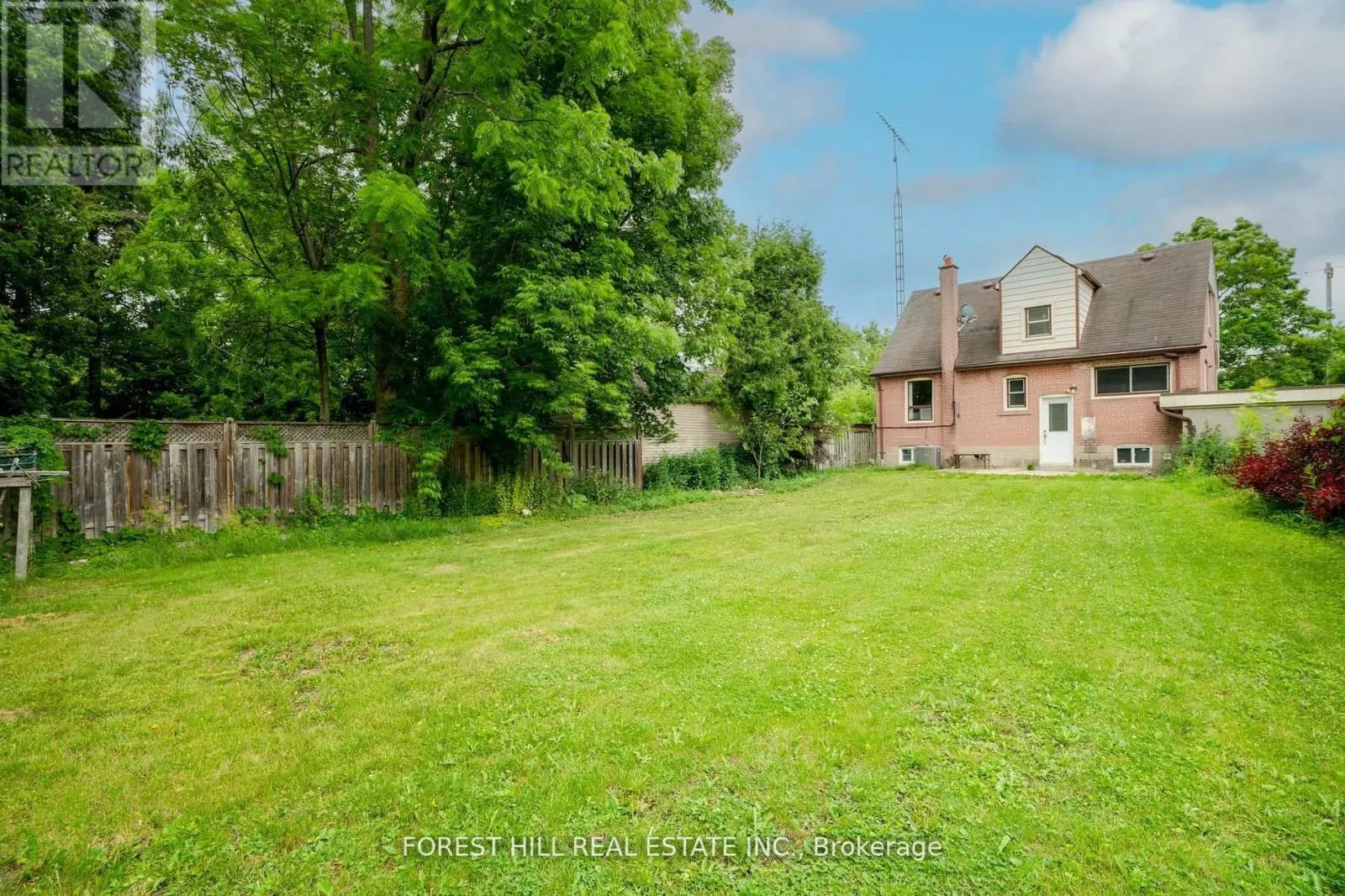 160 PLEASANT AVENUE