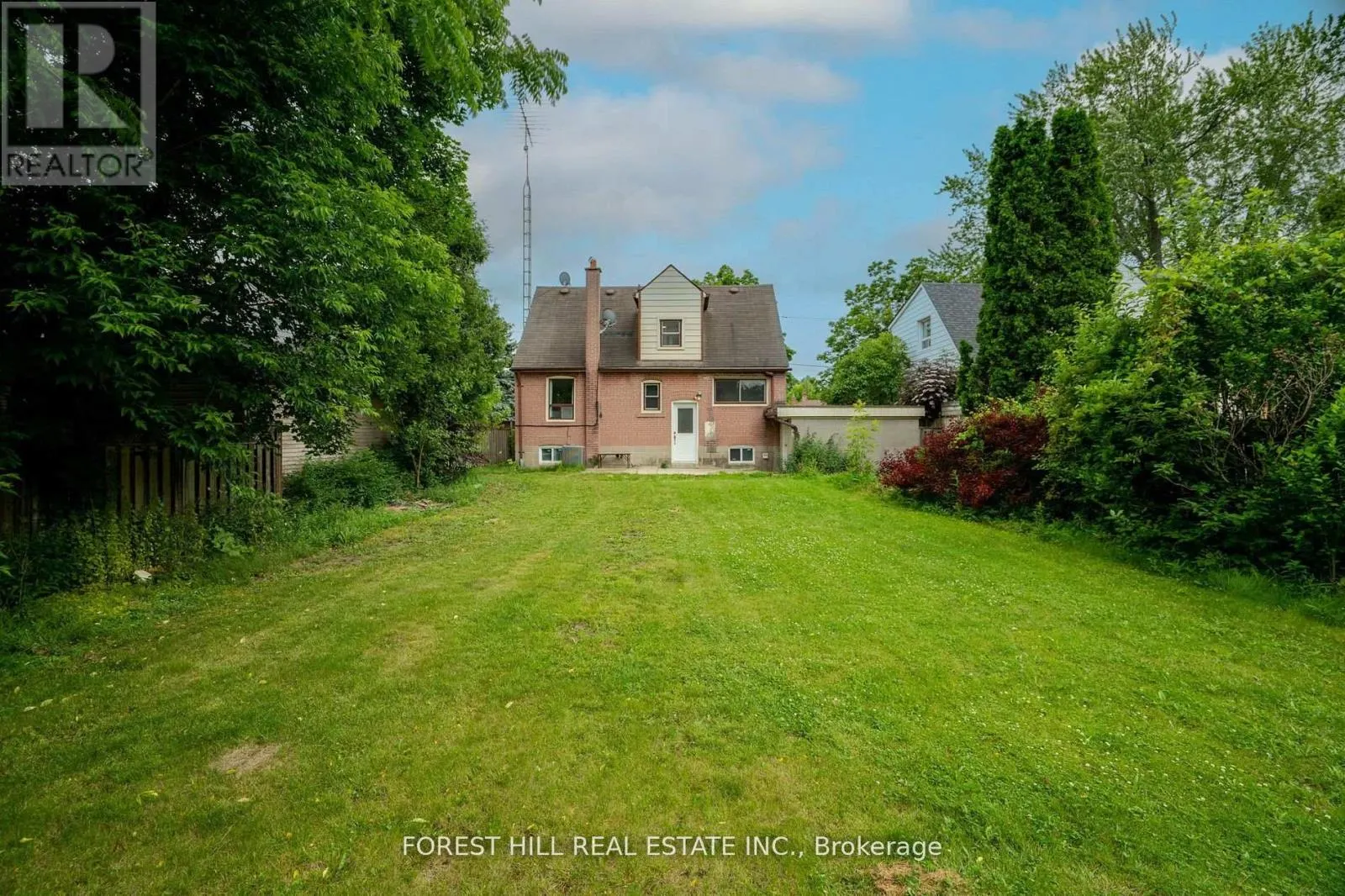 160 PLEASANT AVENUE