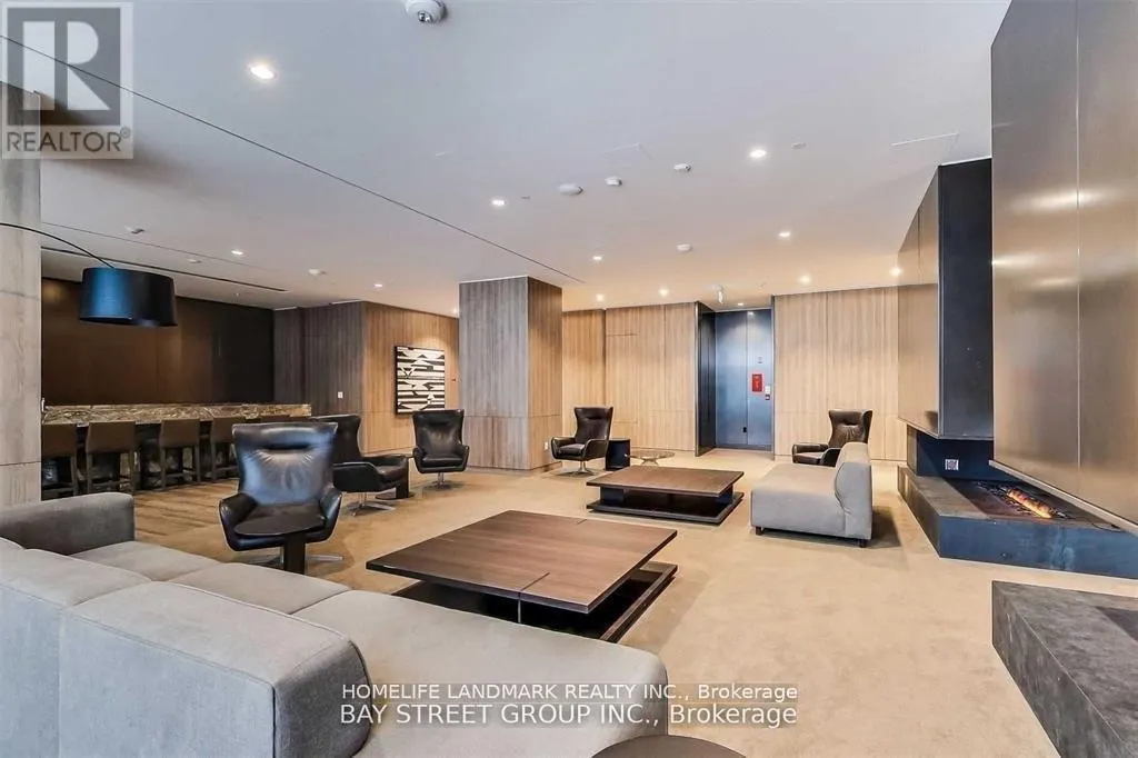 1113 - 27 BATHURST STREET