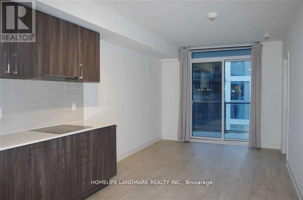 1113 - 27 BATHURST STREET